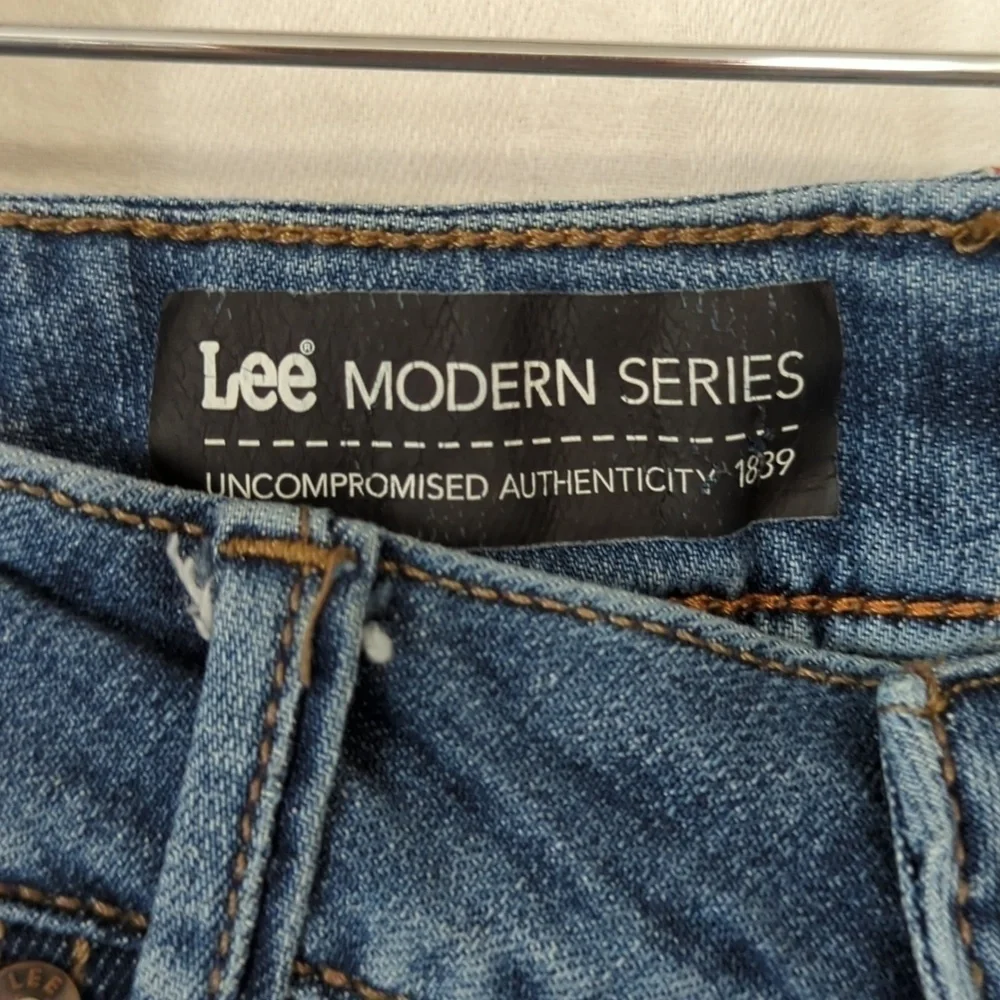 Lee Modern Series Curvy Fit Boyfriend Jeans Size 25 - Picture 2 of 6